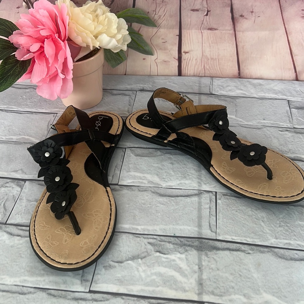 NWOT B.O.C Thong black summer sandals size 10